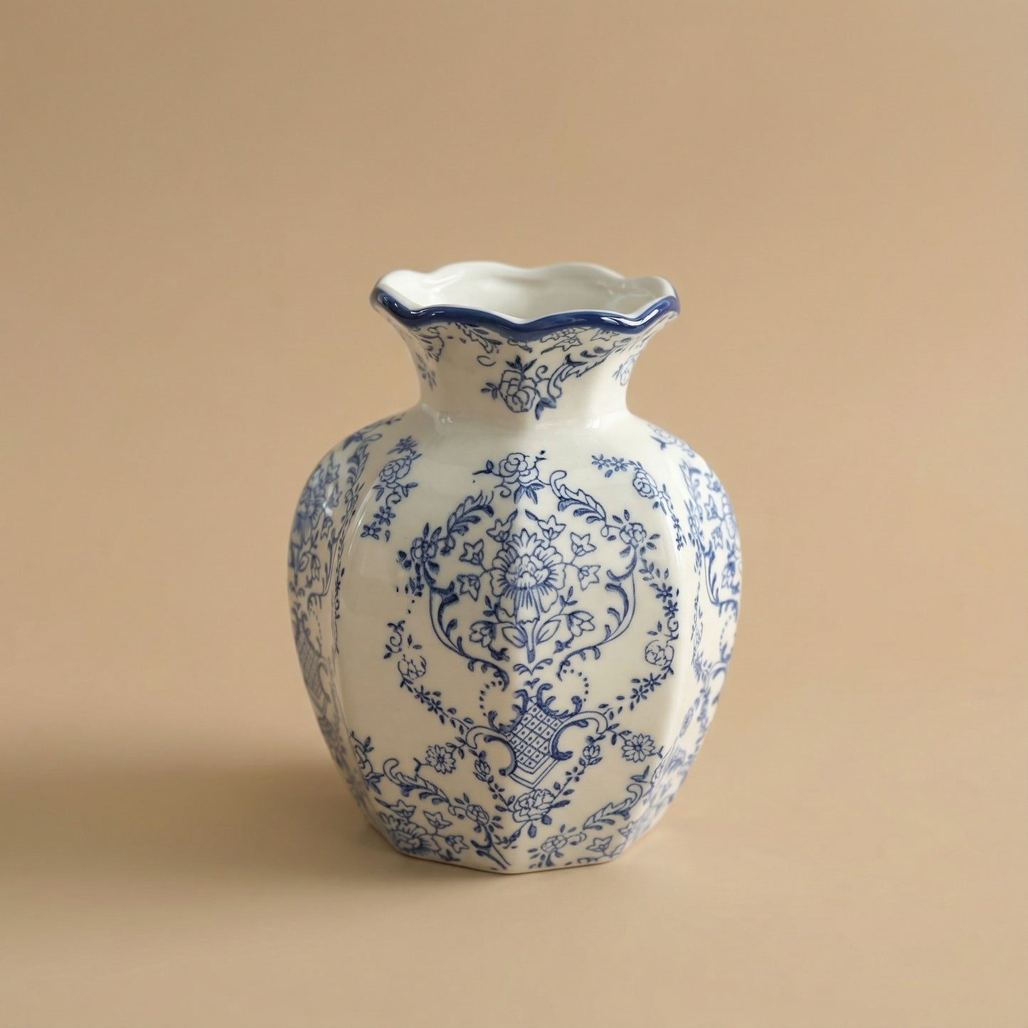 Vase décoratif en céramique bleue et blanche – Décoration intérieure moderne