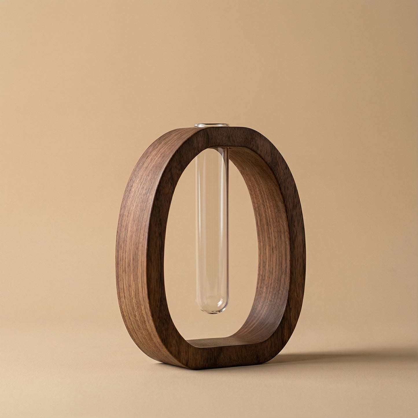 Vase décoratif design en verre et bois – Décoration intérieure moderne