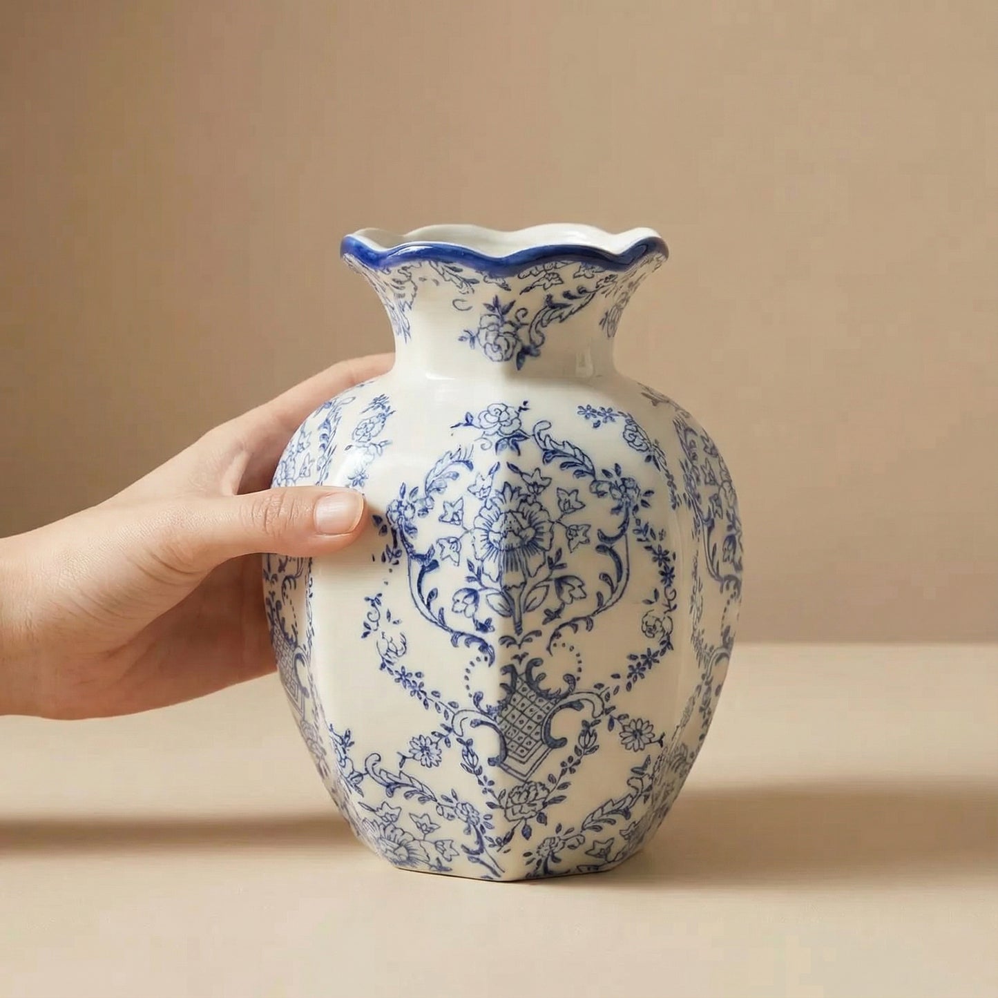 Vase décoratif en céramique bleue et blanche – Décoration intérieure moderne