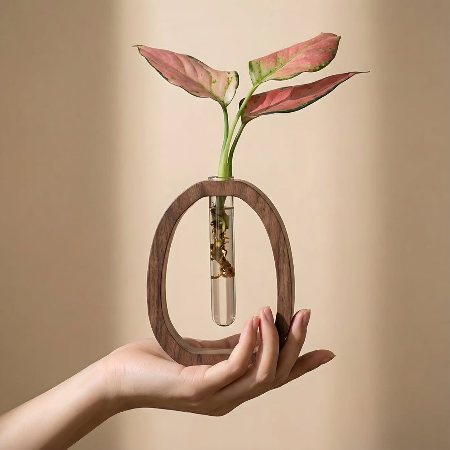 Vase décoratif design en verre et bois – Décoration intérieure moderne