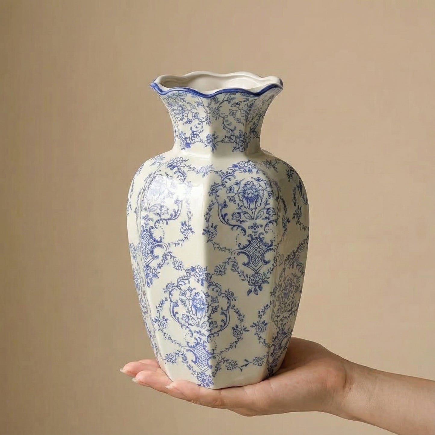 Vase décoratif en céramique bleue et blanche – Décoration intérieure moderne