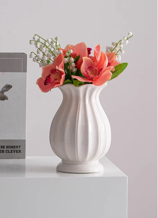 Vase décoratif en céramique blanche – Collection nordique minimaliste et élégante