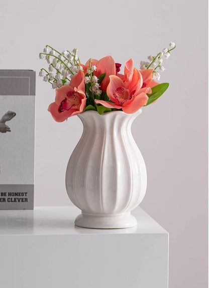 Vase décoratif en céramique blanche – Collection nordique minimaliste et élégante