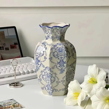 Vase décoratif en céramique – Porcelaine bleue et blanche au style raffiné