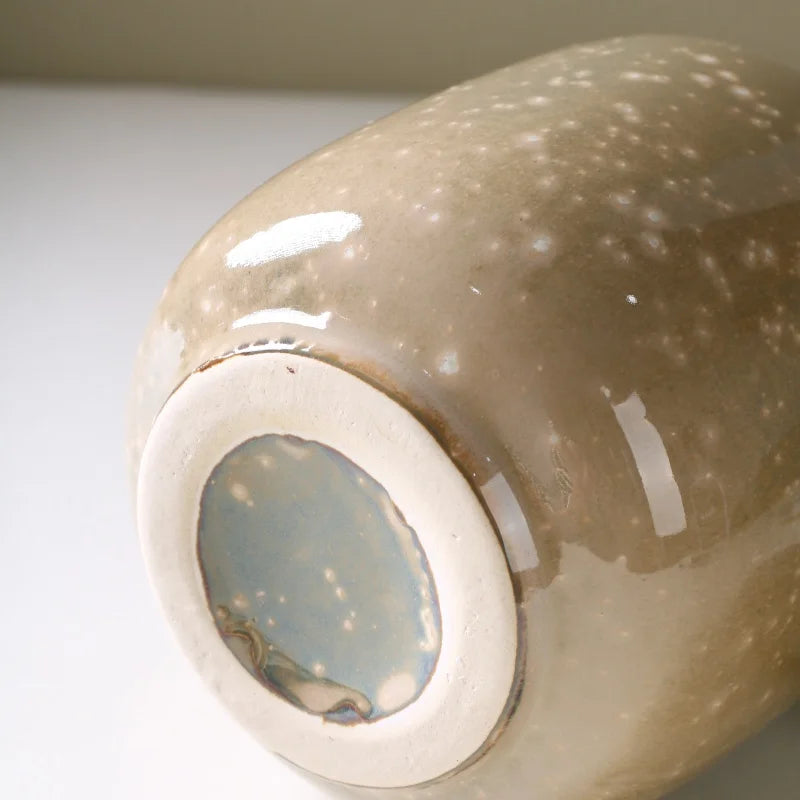 Vase décoratif en céramique – Design épuré et format compact contemporain