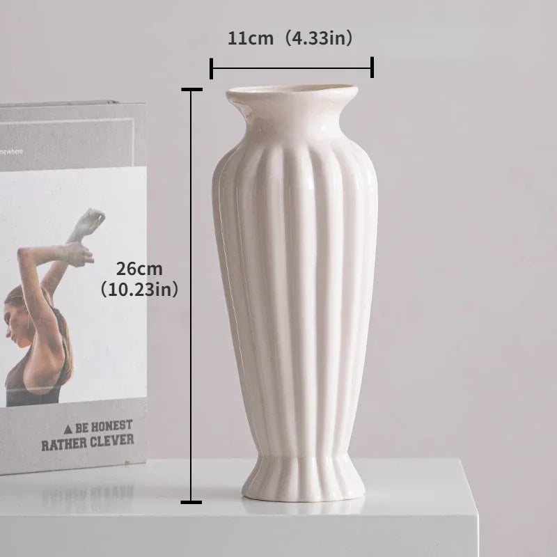 Vase décoratif en céramique blanche – Collection nordique minimaliste et élégante