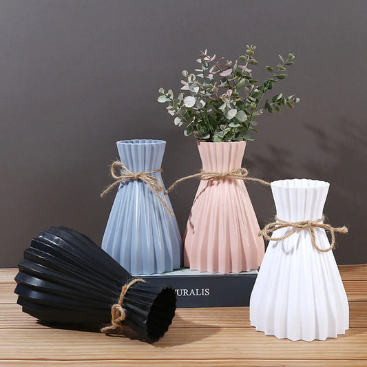 Vase décoratif en plastique – Design plié moderne pour fleurs séchées