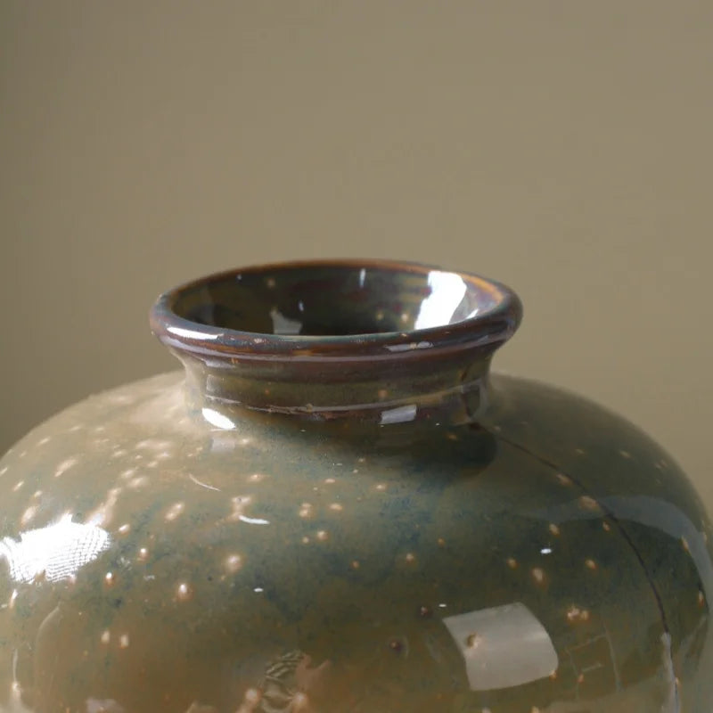 Vase décoratif en céramique – Design épuré et format compact contemporain